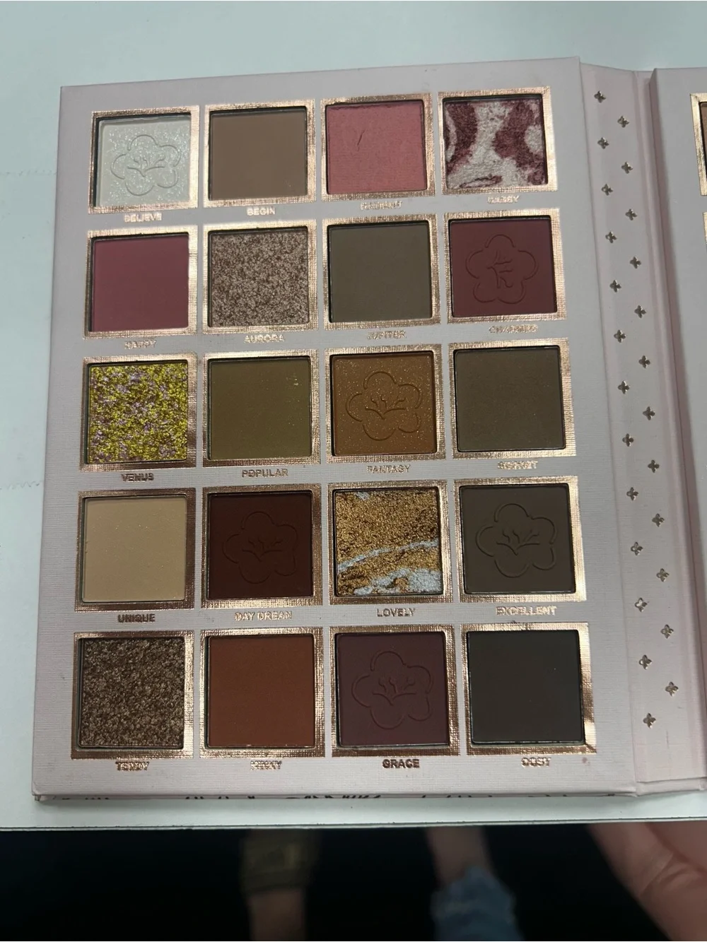 Makeup book  - Pink